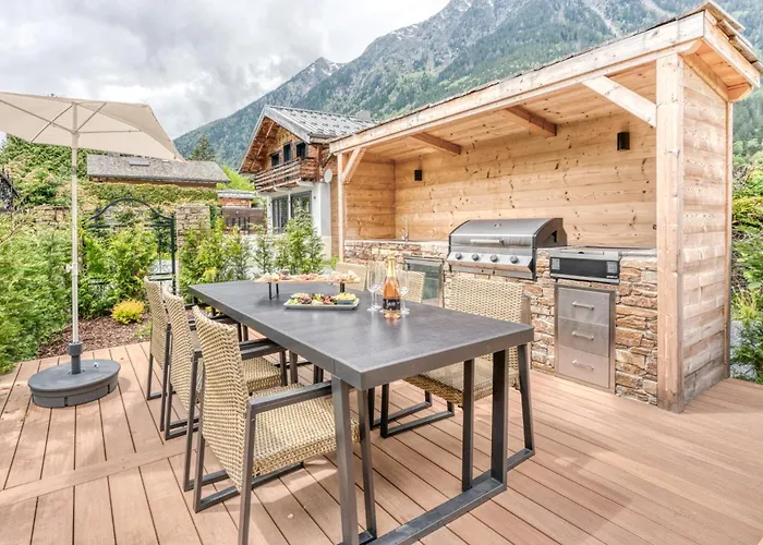 Chalet Sauna Bain Nordique Cinéma Vue Montange Chamonix Mont Blanc