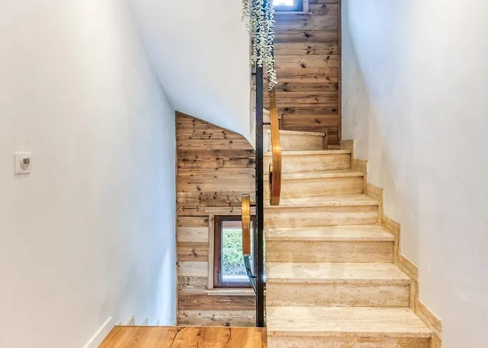 Chalet Sauna Bain Nordique Cinéma Vue Montange *